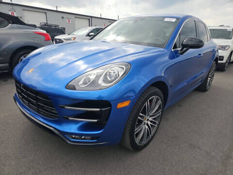2017 PORSCHE Macan