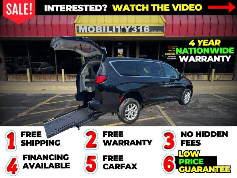 2024 CHRYSLER Voyager