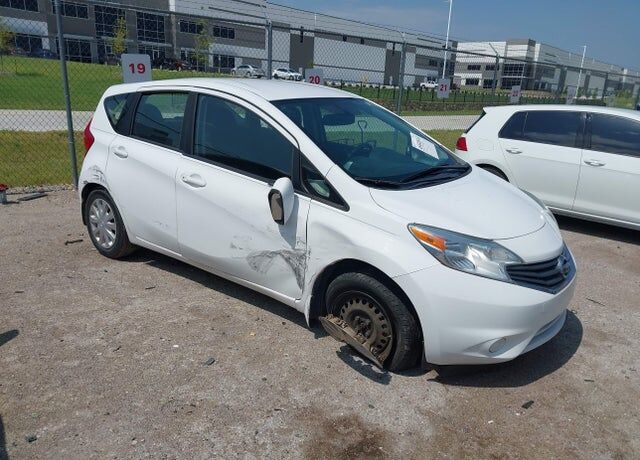 2016 NISSAN Versa