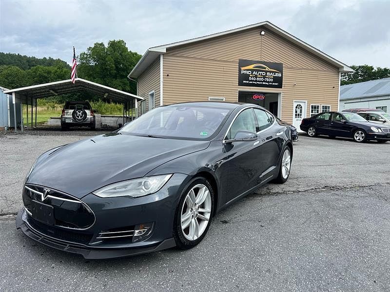 2015 TESLA Model S