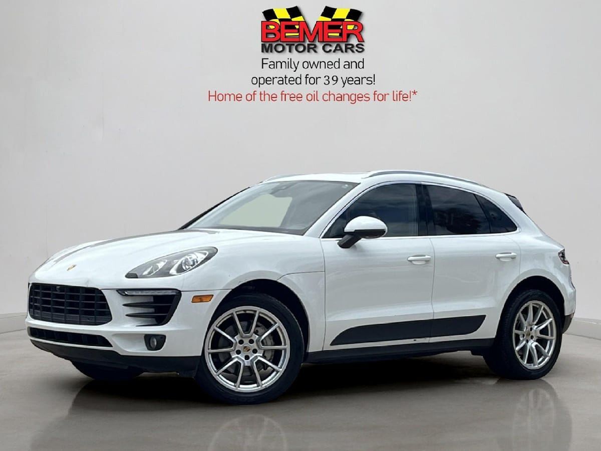 2017 PORSCHE Macan