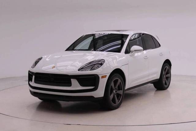 2026 PORSCHE Macan