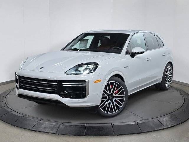 2025 PORSCHE Cayenne