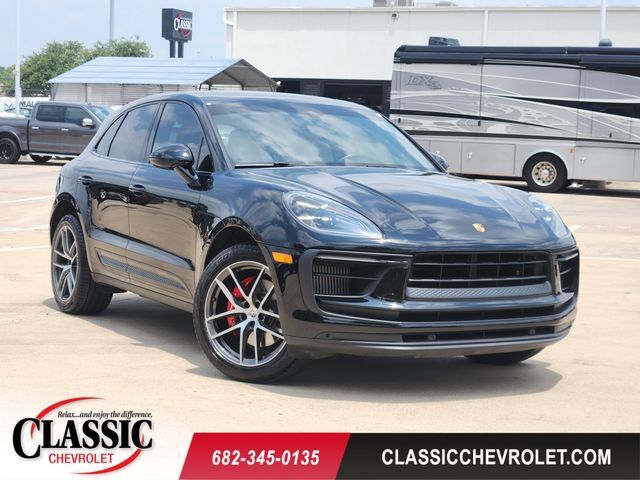 2022 PORSCHE Macan