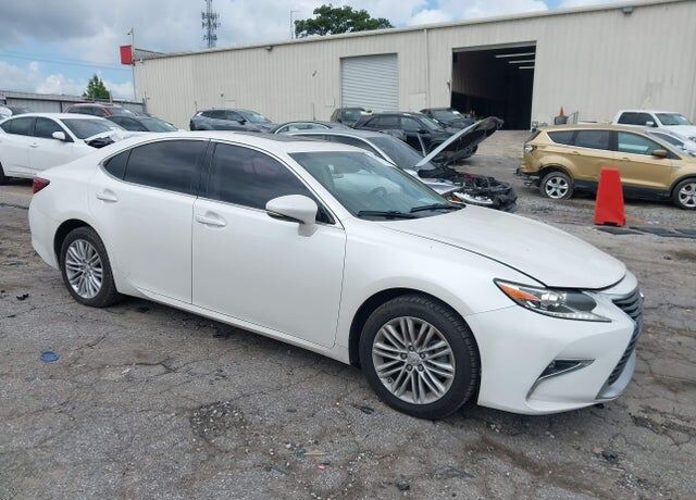 2018 LEXUS ES