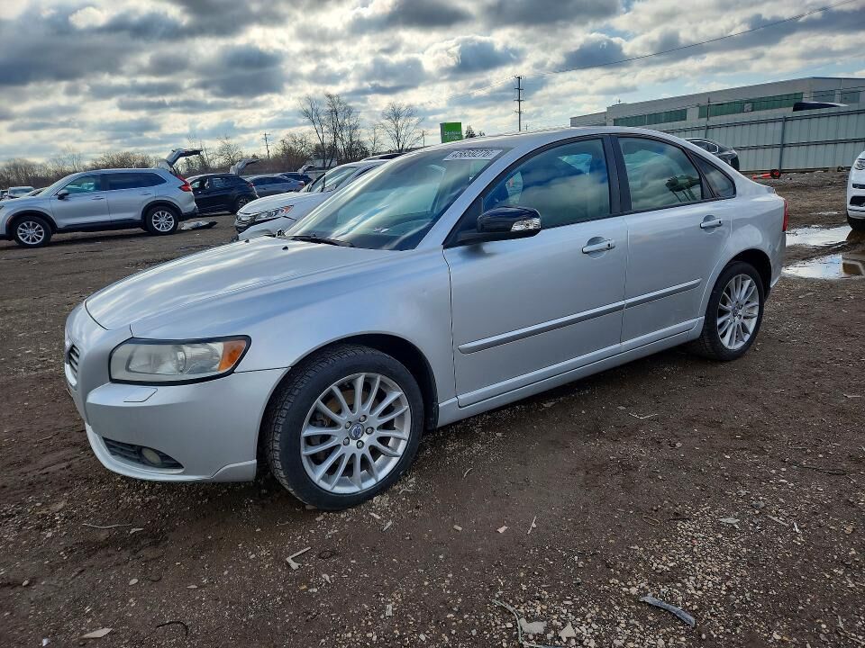 2010 VOLVO S40