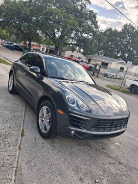 2017 PORSCHE Macan