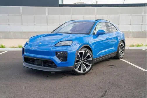 2026 PORSCHE Macan
