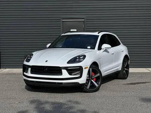 2026 PORSCHE Macan