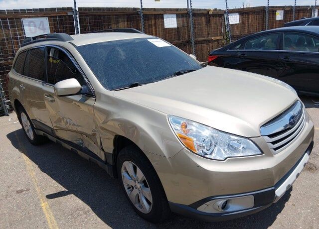 2010 SUBARU Outback