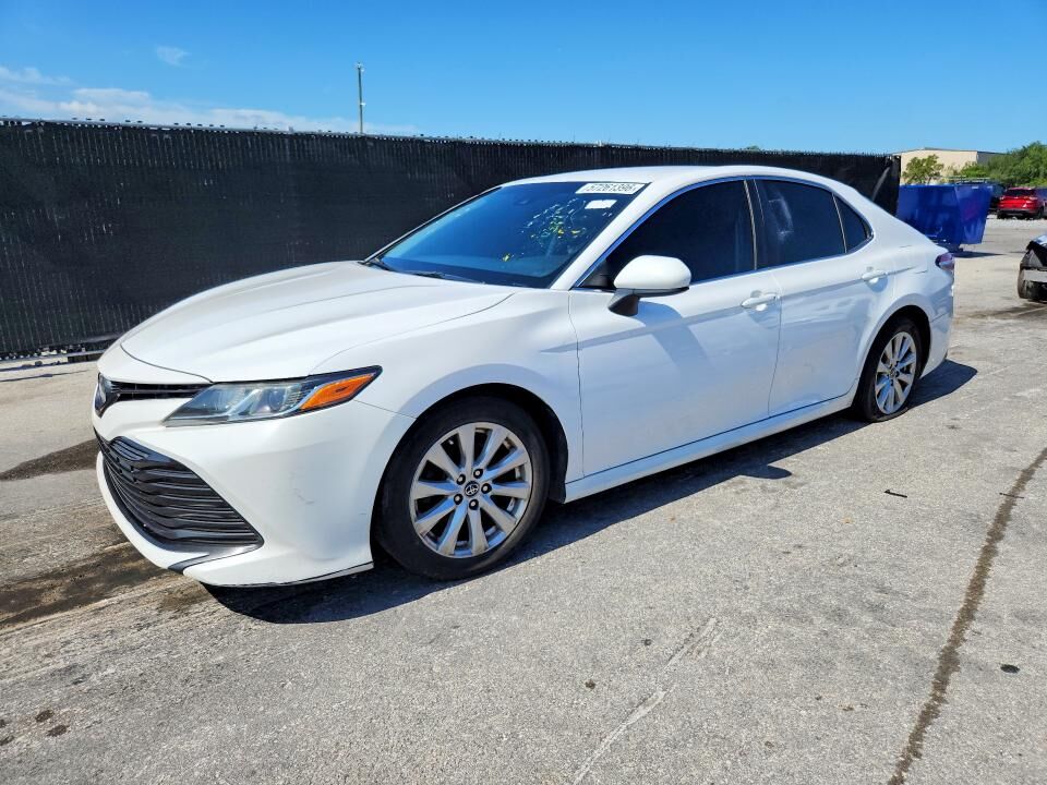 2018 TOYOTA Camry