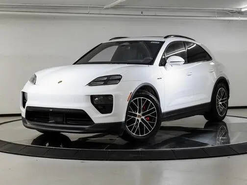 2026 PORSCHE Macan