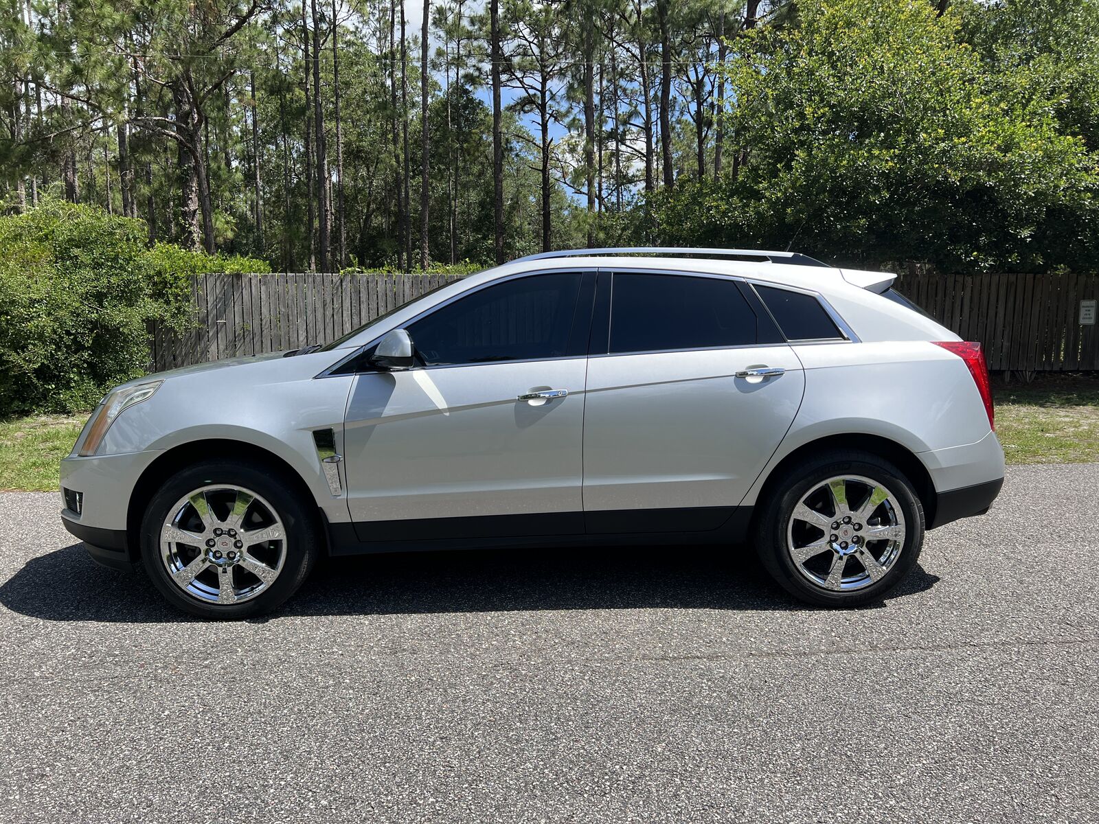 2010 CADILLAC SRX