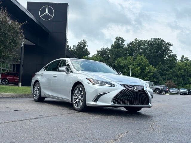 2019 LEXUS ES