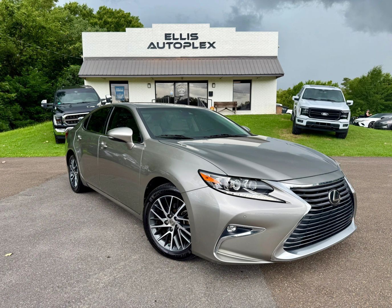 2018 LEXUS ES