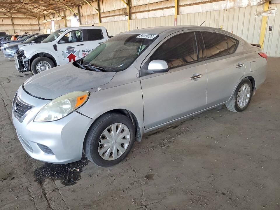 2014 NISSAN Versa