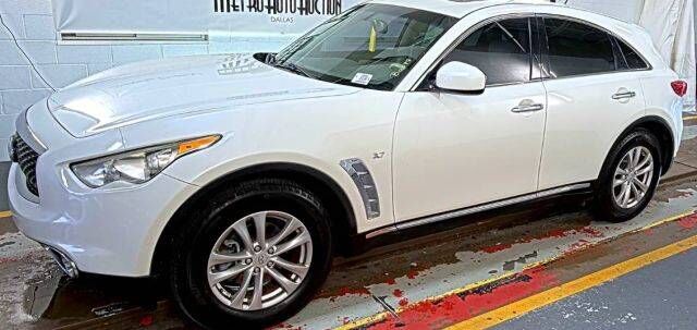 2017 INFINITI QX70