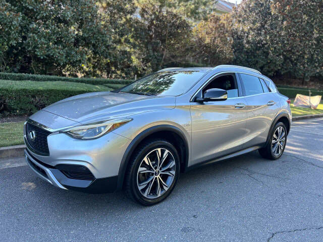 2017 INFINITI QX30