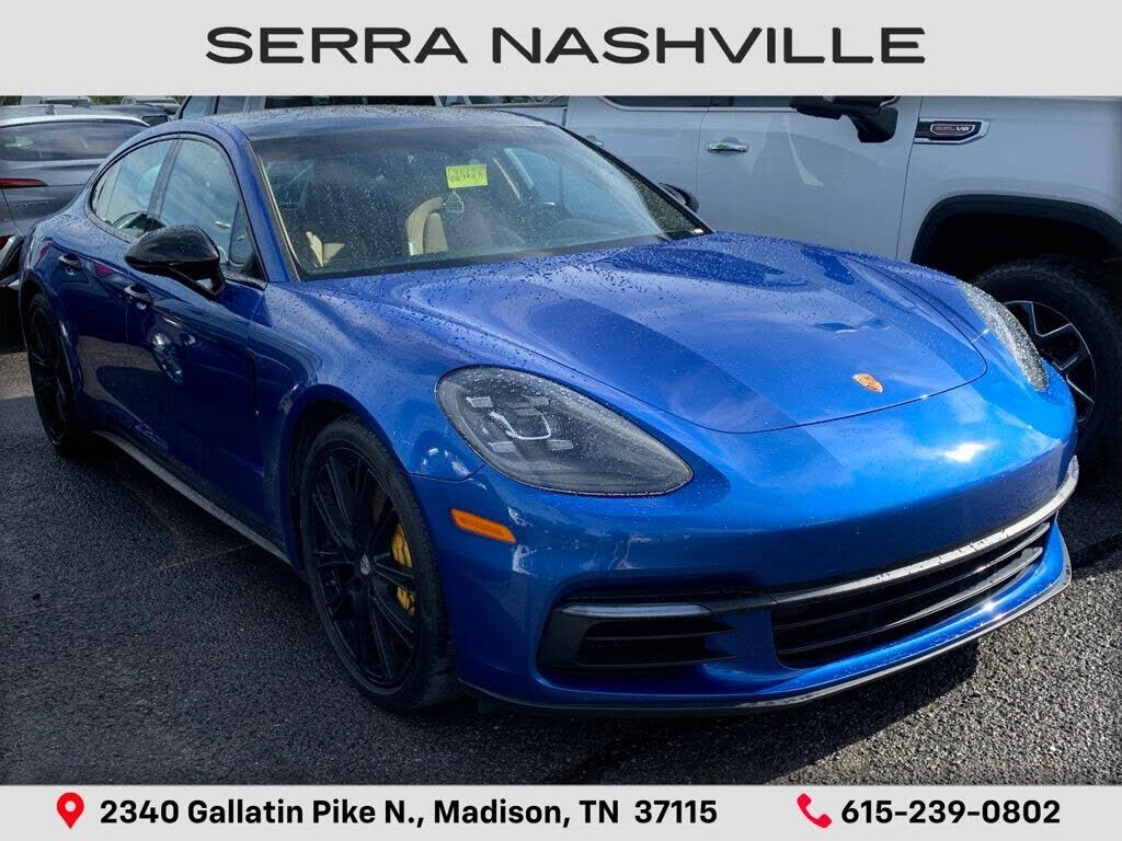 2018 PORSCHE Panamera