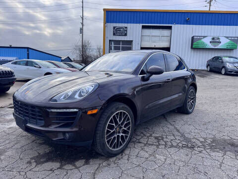 2016 PORSCHE Macan
