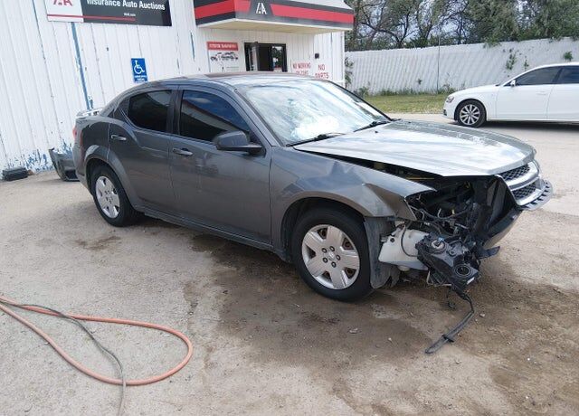 2013 DODGE Avenger