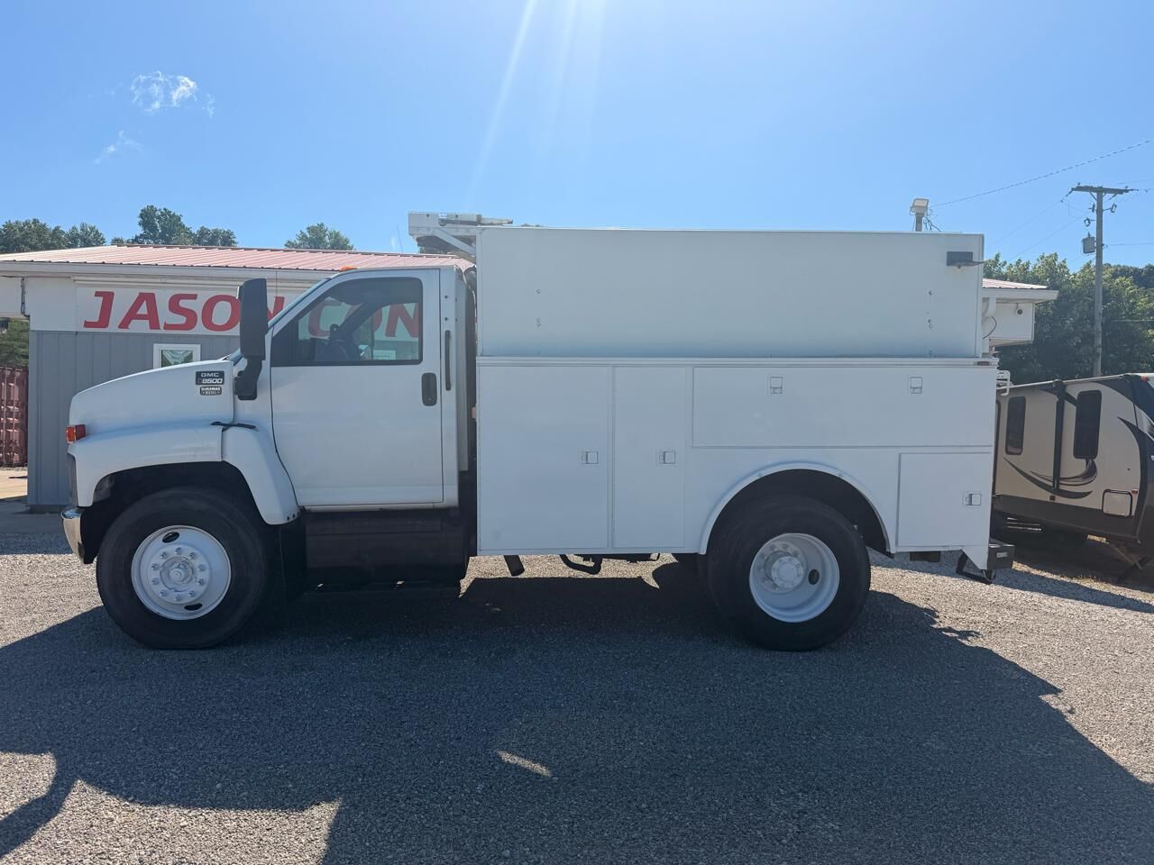 2005 GMC C8