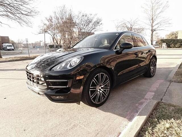 2016 PORSCHE Macan