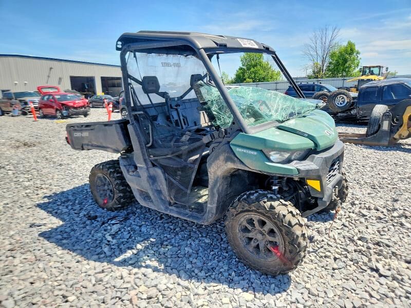 2025 CAN-AM Defender/Traxter