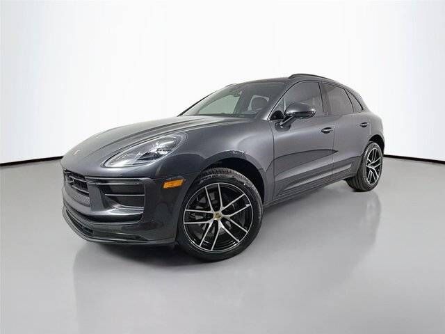2026 PORSCHE Macan