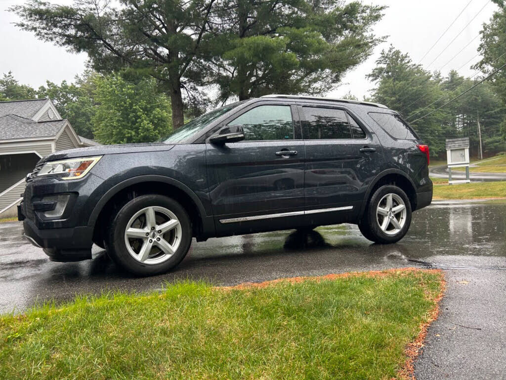 2017 FORD Explorer