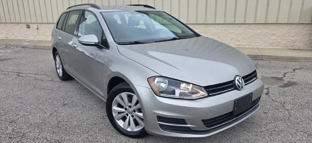 2017 VOLKSWAGEN Golf SportWagen
