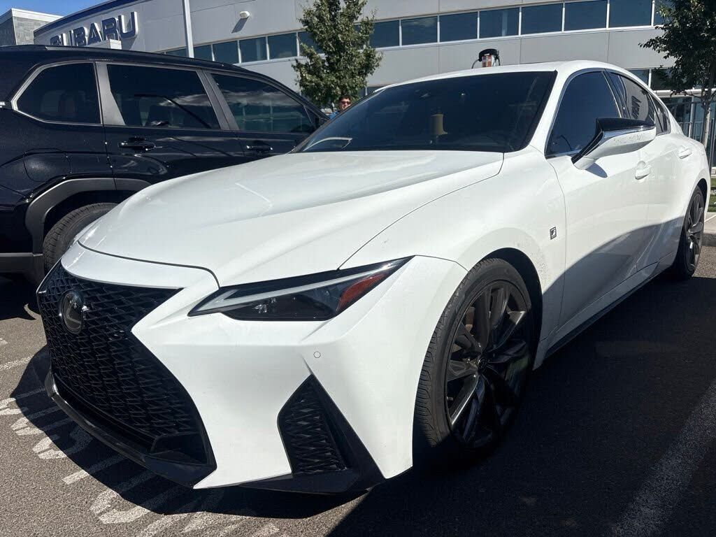 2022 LEXUS IS