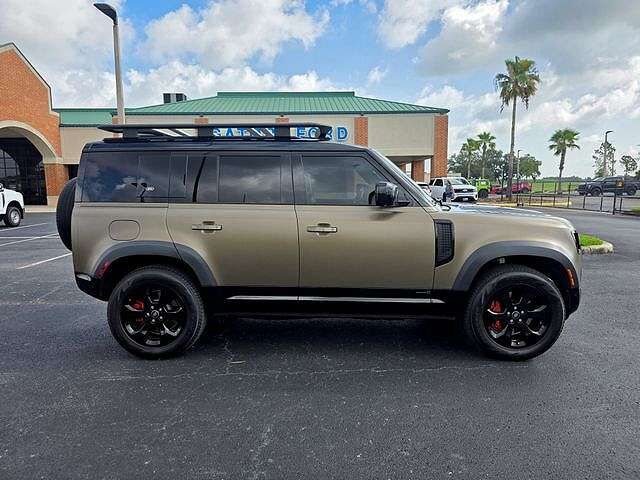 2022 LAND ROVER Defender