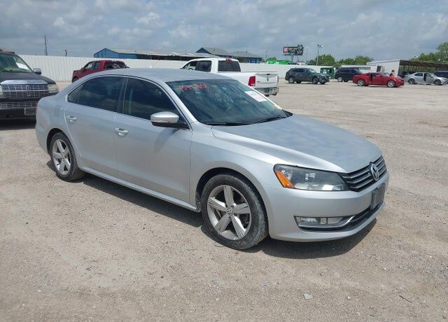 2015 VOLKSWAGEN Passat
