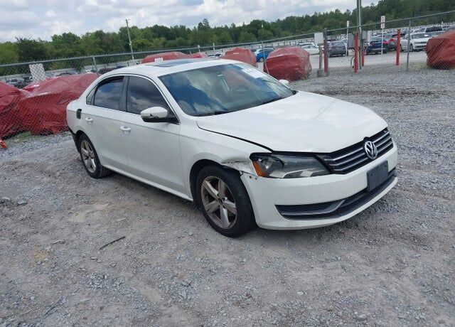2013 VOLKSWAGEN Passat