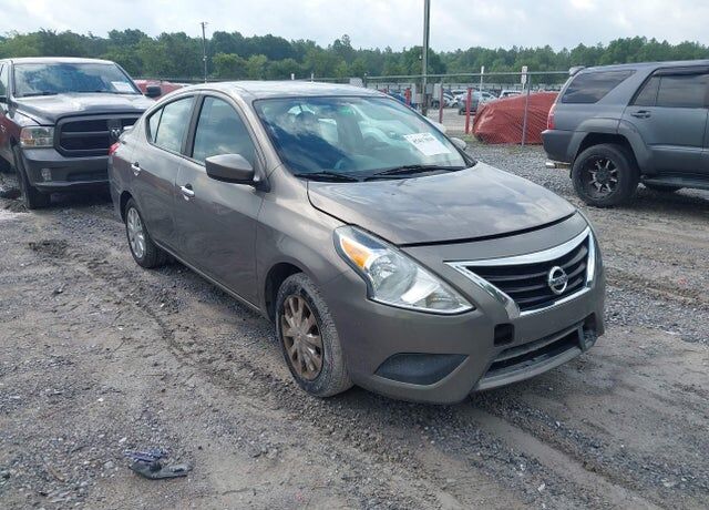 2017 NISSAN Versa
