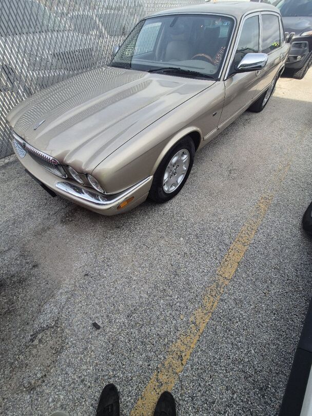 Jaguar Vanden Plas