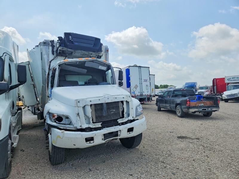 2016 HINO Conventional Type Truck