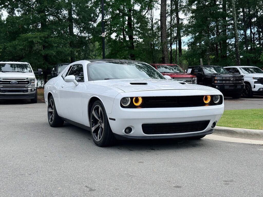 2017 DODGE Challenger