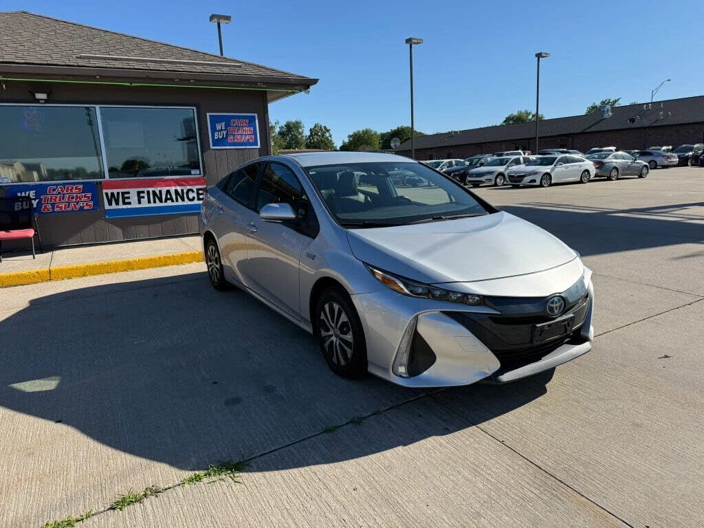 2021 TOYOTA Prius
