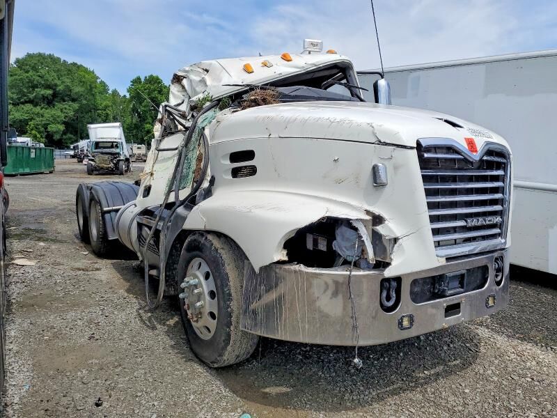 2018 MACK CXU