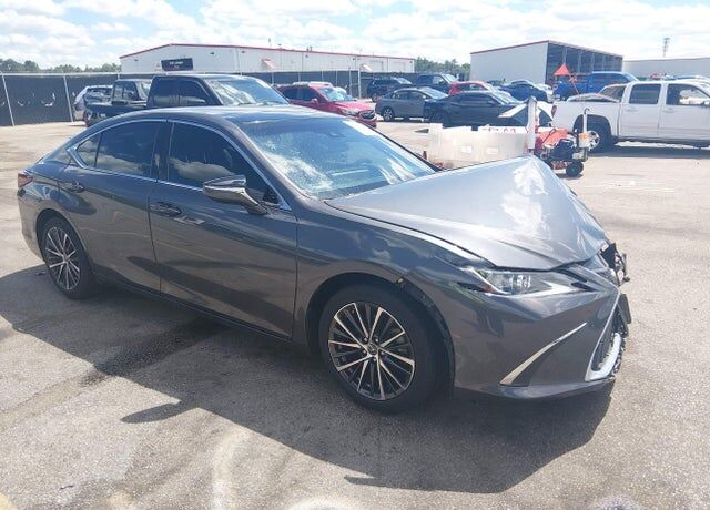 2022 LEXUS ES