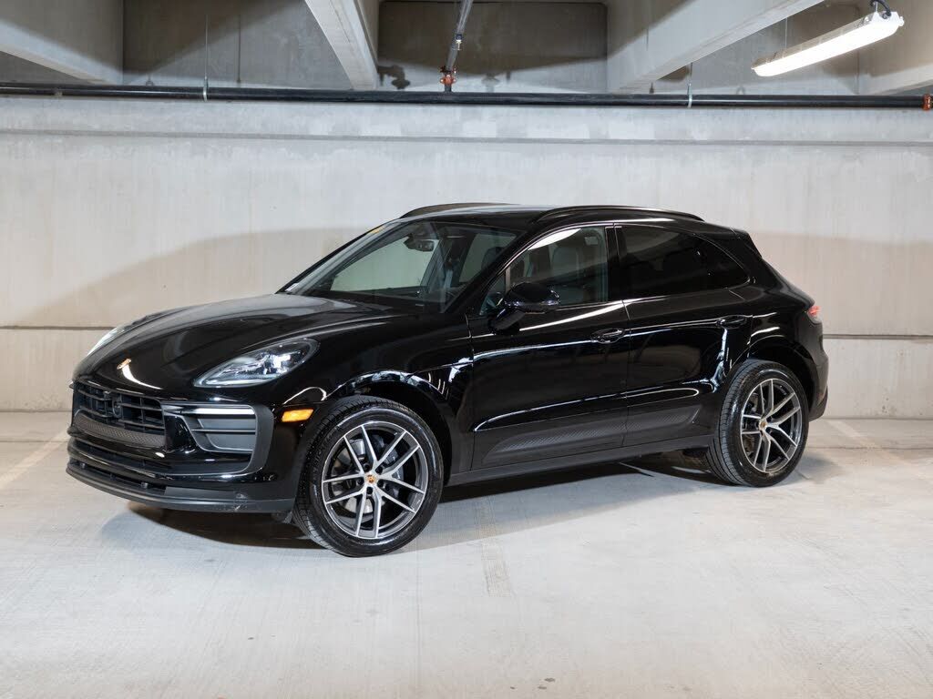 2026 PORSCHE Macan