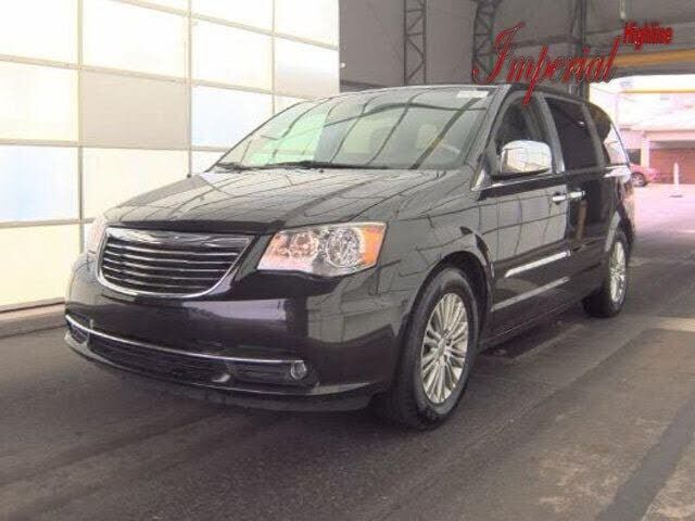 2015 CHRYSLER Town and Country