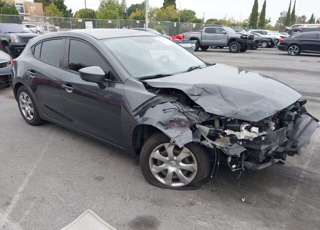 2015 MAZDA Mazda3