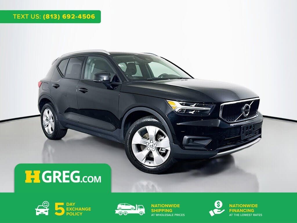 2022 VOLVO XC40