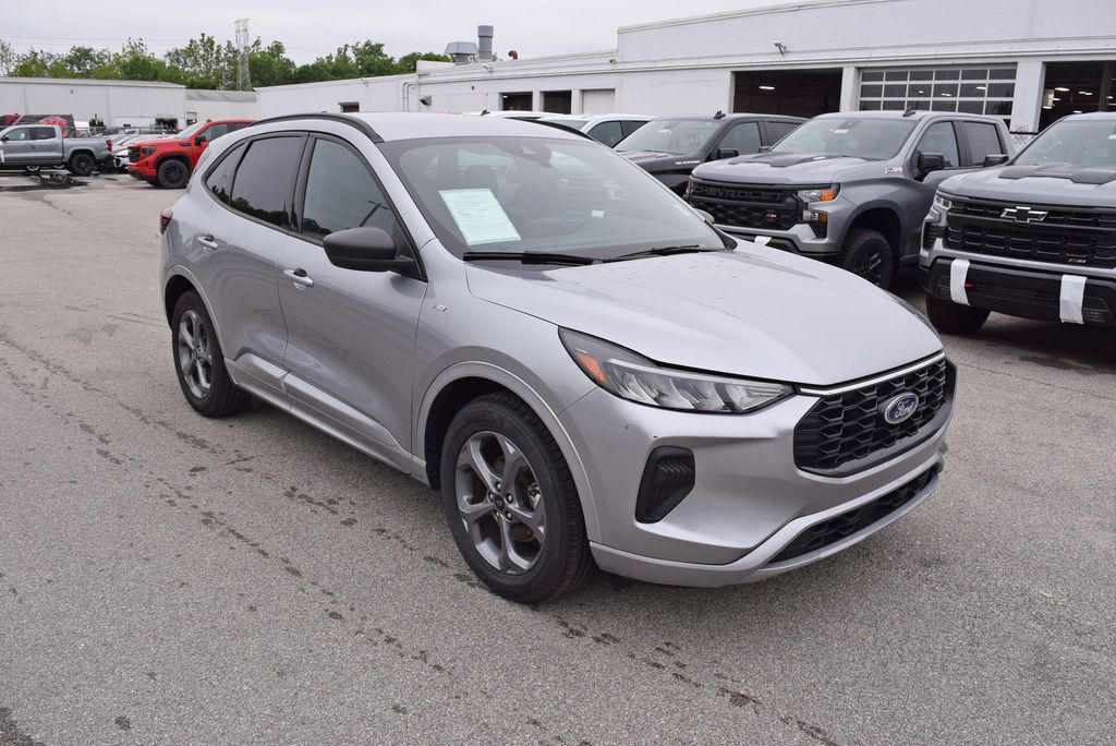 2024 FORD Escape