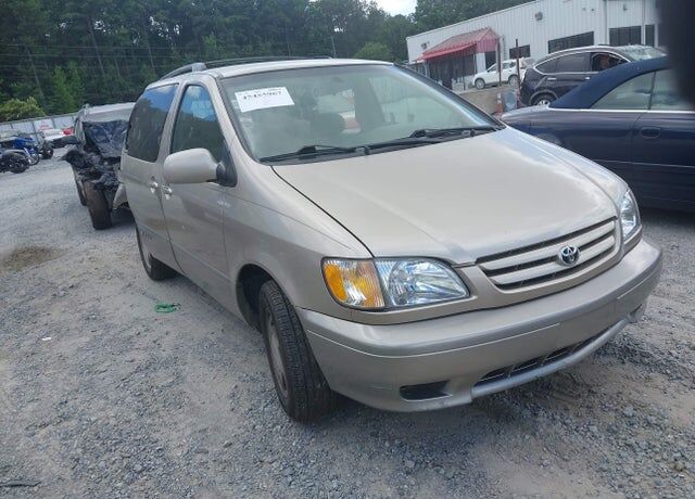 2003 TOYOTA Sienna