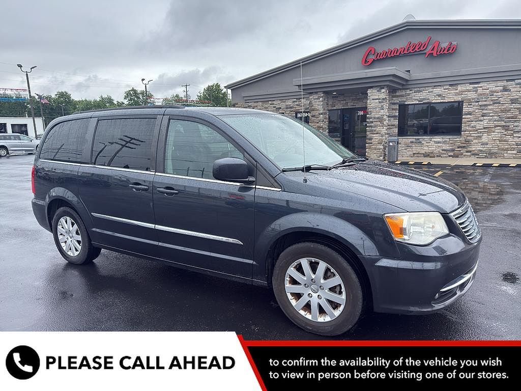 2013 CHRYSLER Town and Country