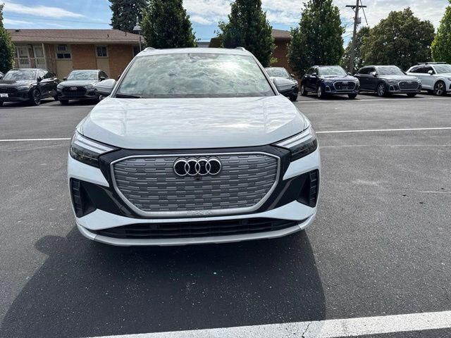 2022 AUDI Q4